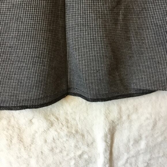 Ann Taylor Gray Short Sleeve V-Neck Top - Picture 10 of 12